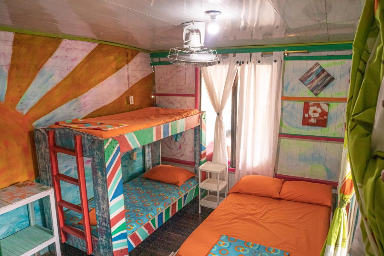 בואנוונטורה Hostal Liliana מראה חיצוני תמונה